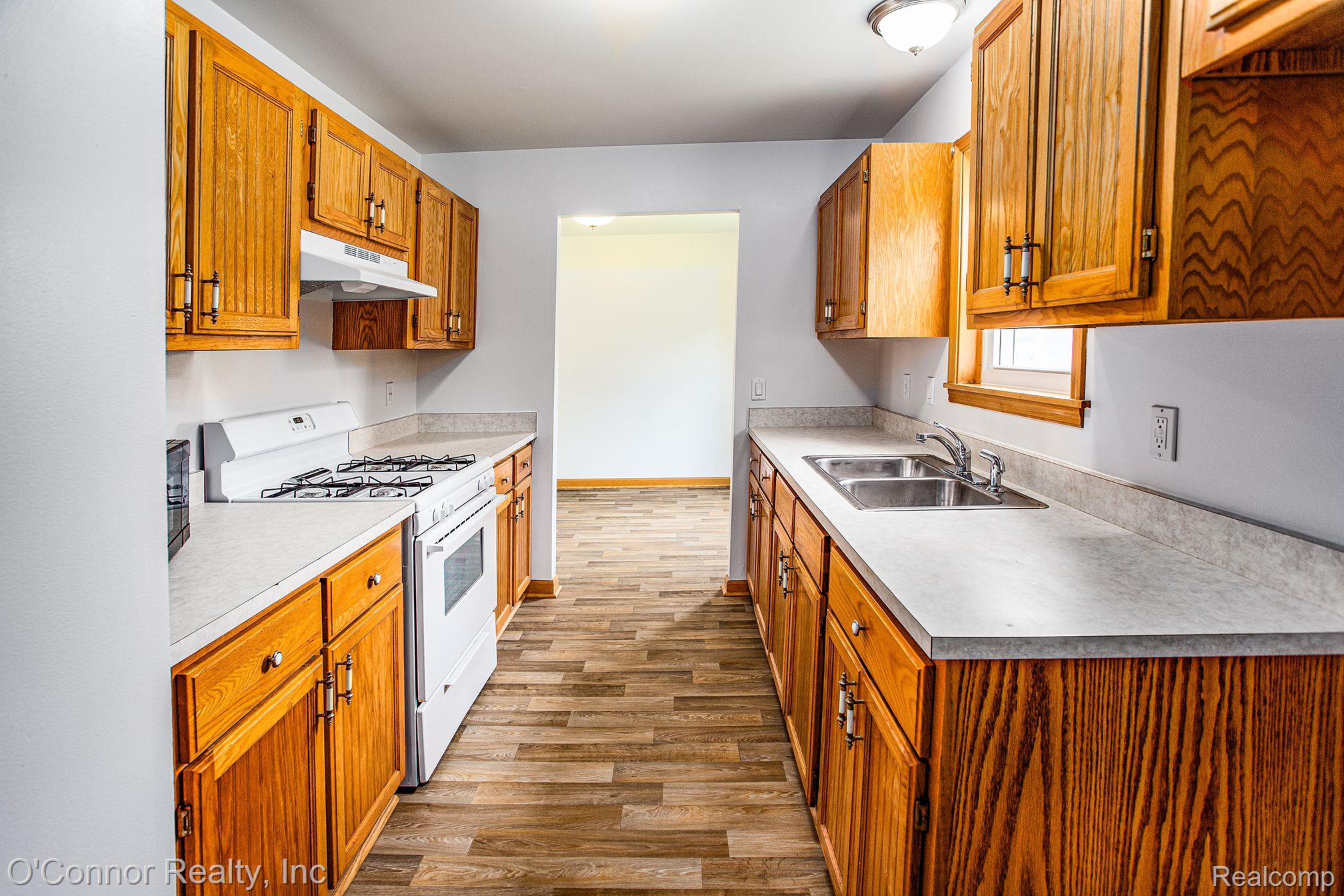 4212 Ravenswood Road Port Huron, MI 48060 - Photo 8 of 22 Gallery Image 8