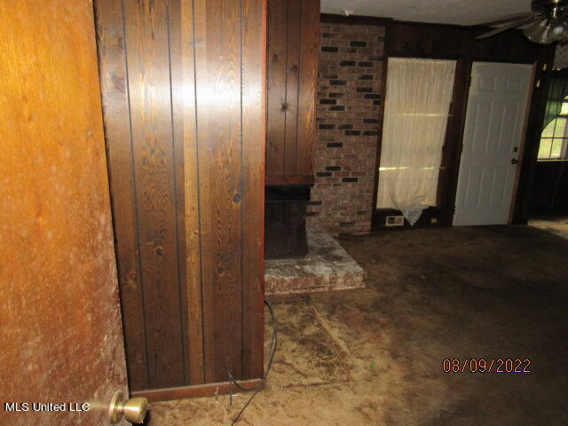 565 Spryfield Road Jackson, MS 39212 - Photo 3 of 11 LIVING ROOM