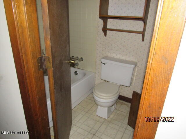 565 Spryfield Road Jackson, MS 39212 - Photo 10 of 11 BATHROOM