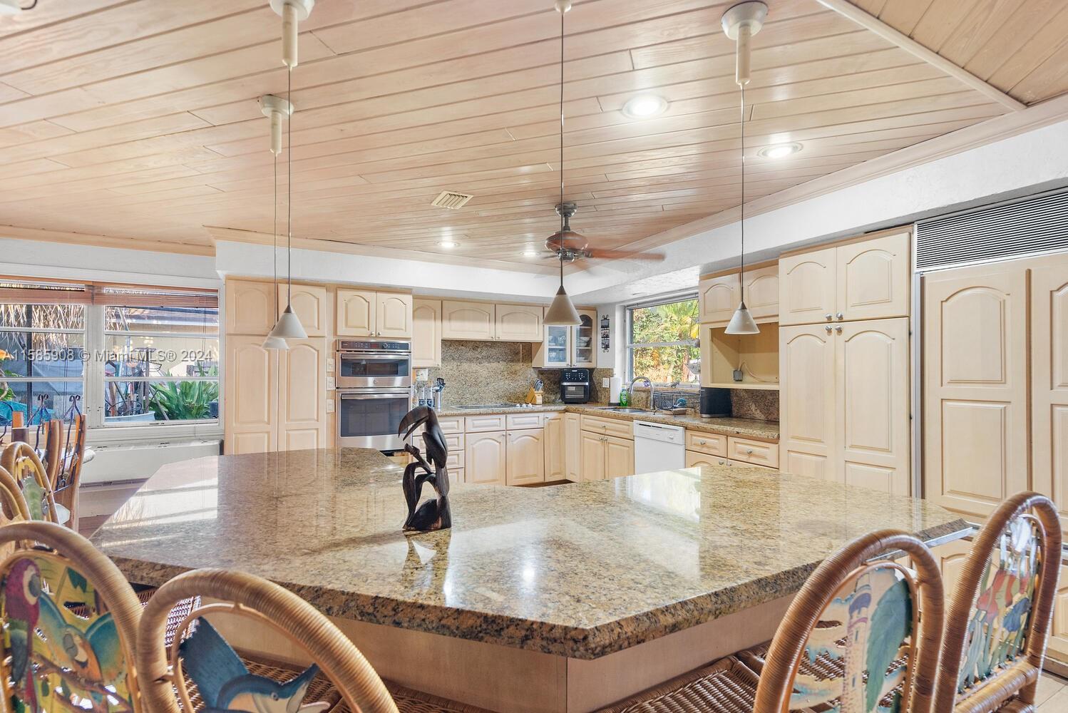 284 Northeast 26th Street Boca Raton, FL 33431 - Photo 14 of 32 Gallery Image 14