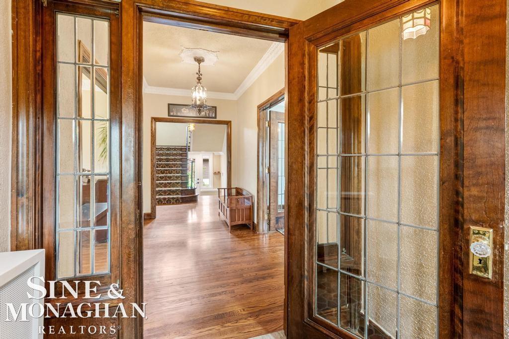 1027 Yorkshire Road Grosse Pointe, MI 48230 - Photo 6 of 64 50106116-5.JPG