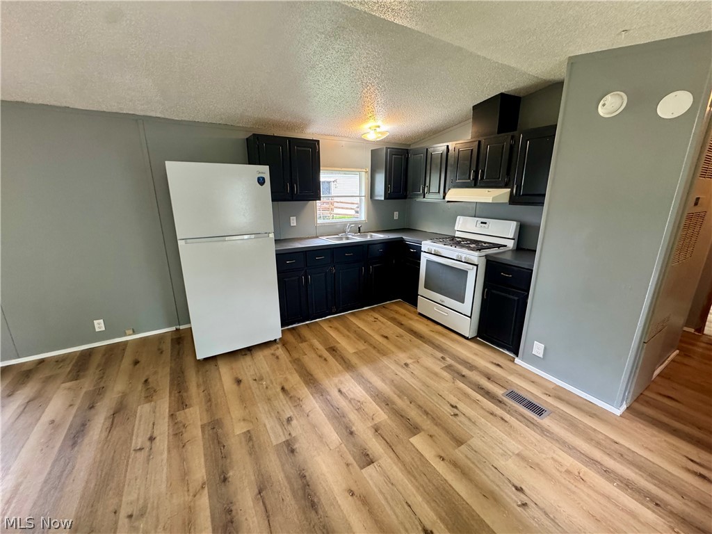 6800 Lake Road West, Unit 21 Geneva, OH 44041 - Photo 5 of 20