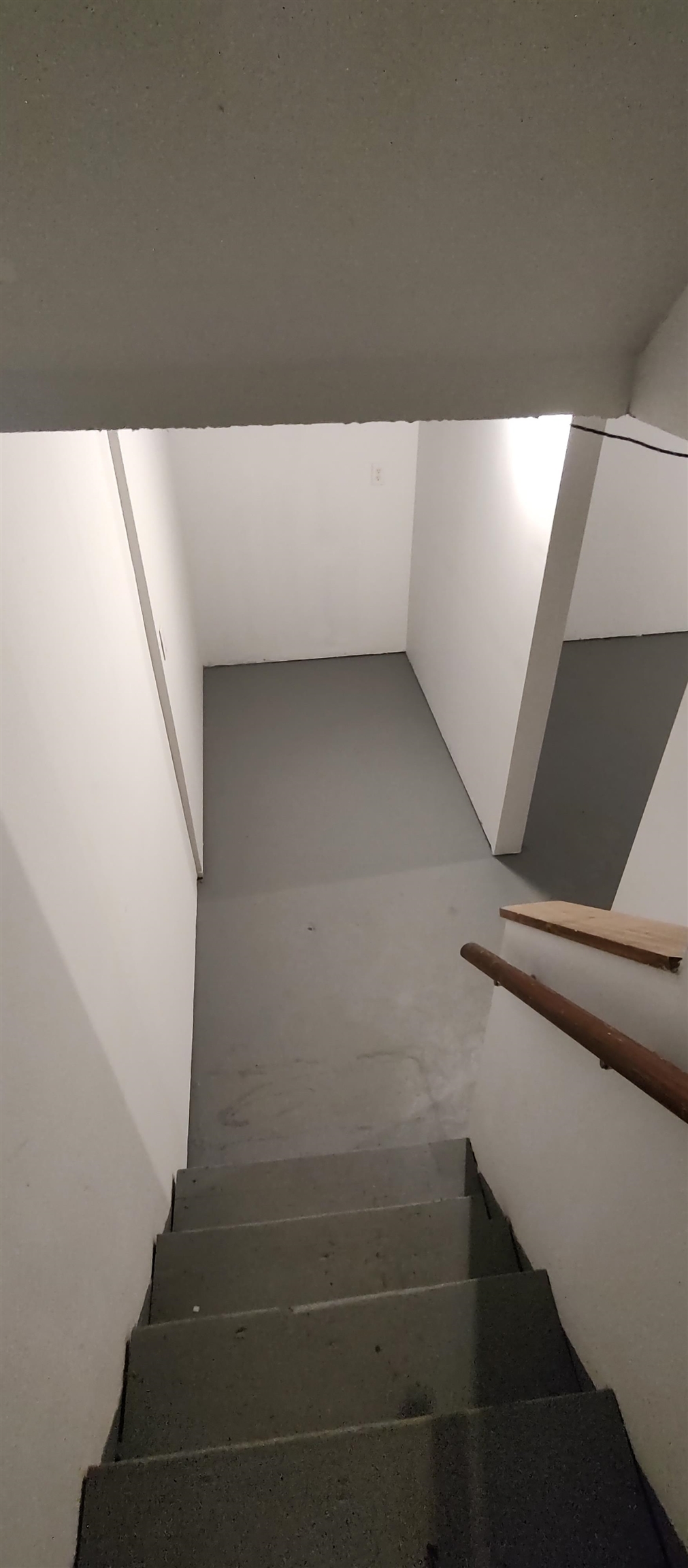 4466 Brookdale Road Rockford, IL 61109 - Photo 38 of 43 a picture of an empty room