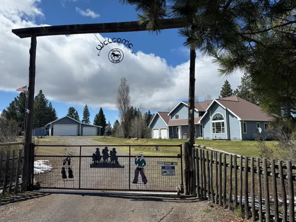 $649,999 | 44220 Cowboy Hill Lane, Chiloquin, OR 97624