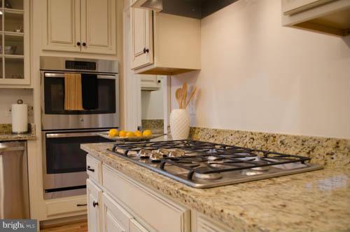 8394 Idylwood Road Vienna, VA 22182 - Photo 19 of 29 Kitchen