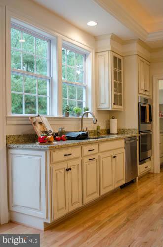 8394 Idylwood Road Vienna, VA 22182 - Photo 8 of 29 Kitchen