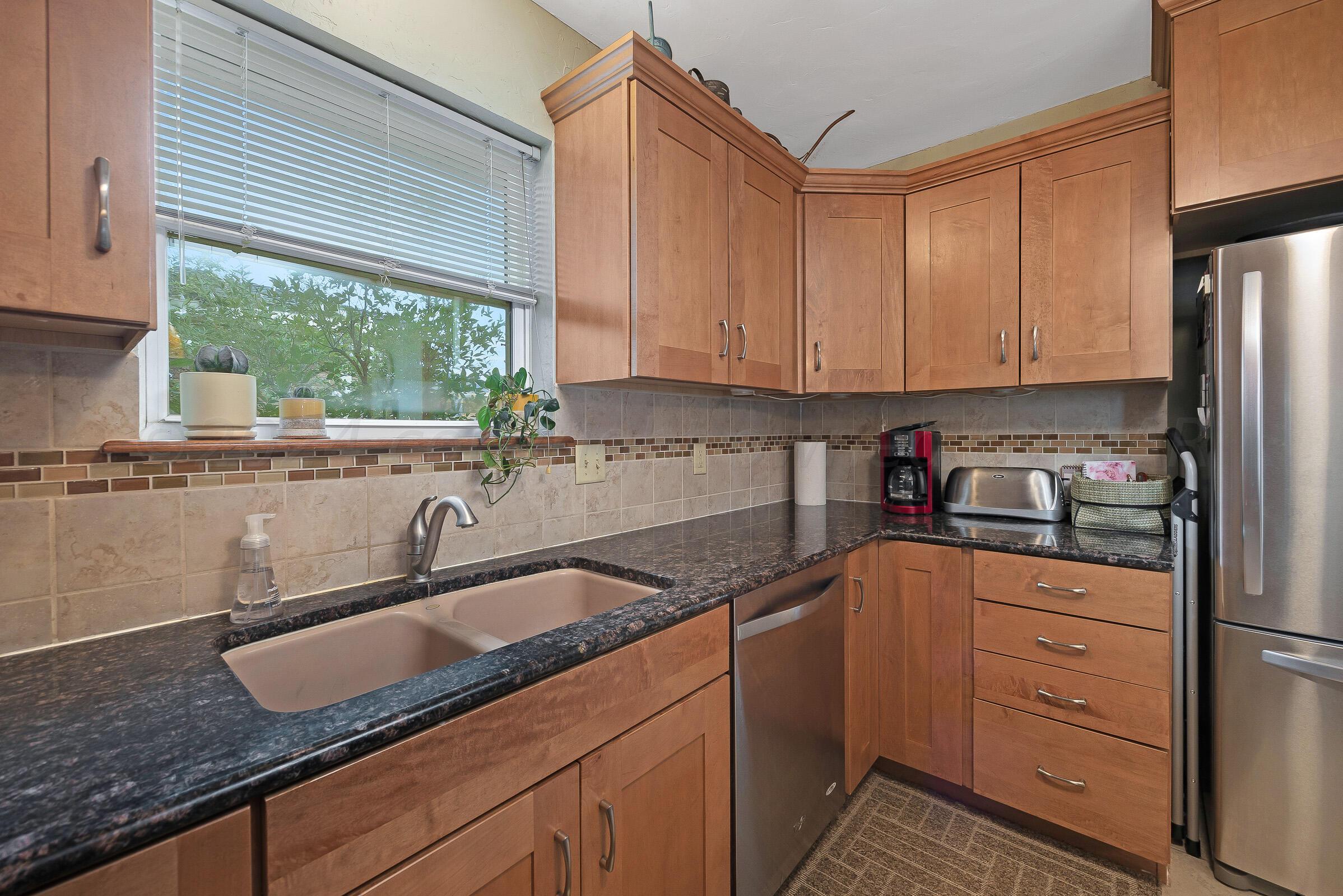 7413 Holyoke Trail Amarillo, TX 79121 - Photo 12 of 24 013_Kitchen 3