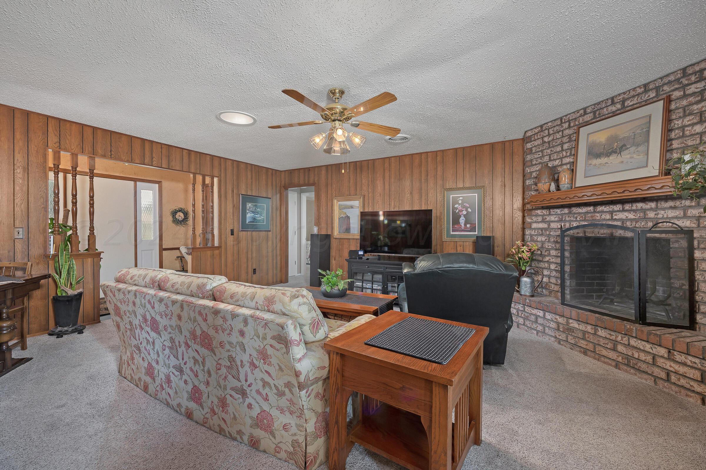 7413 Holyoke Trail Amarillo, TX 79121 - Photo 5 of 24 006_Living Room 2