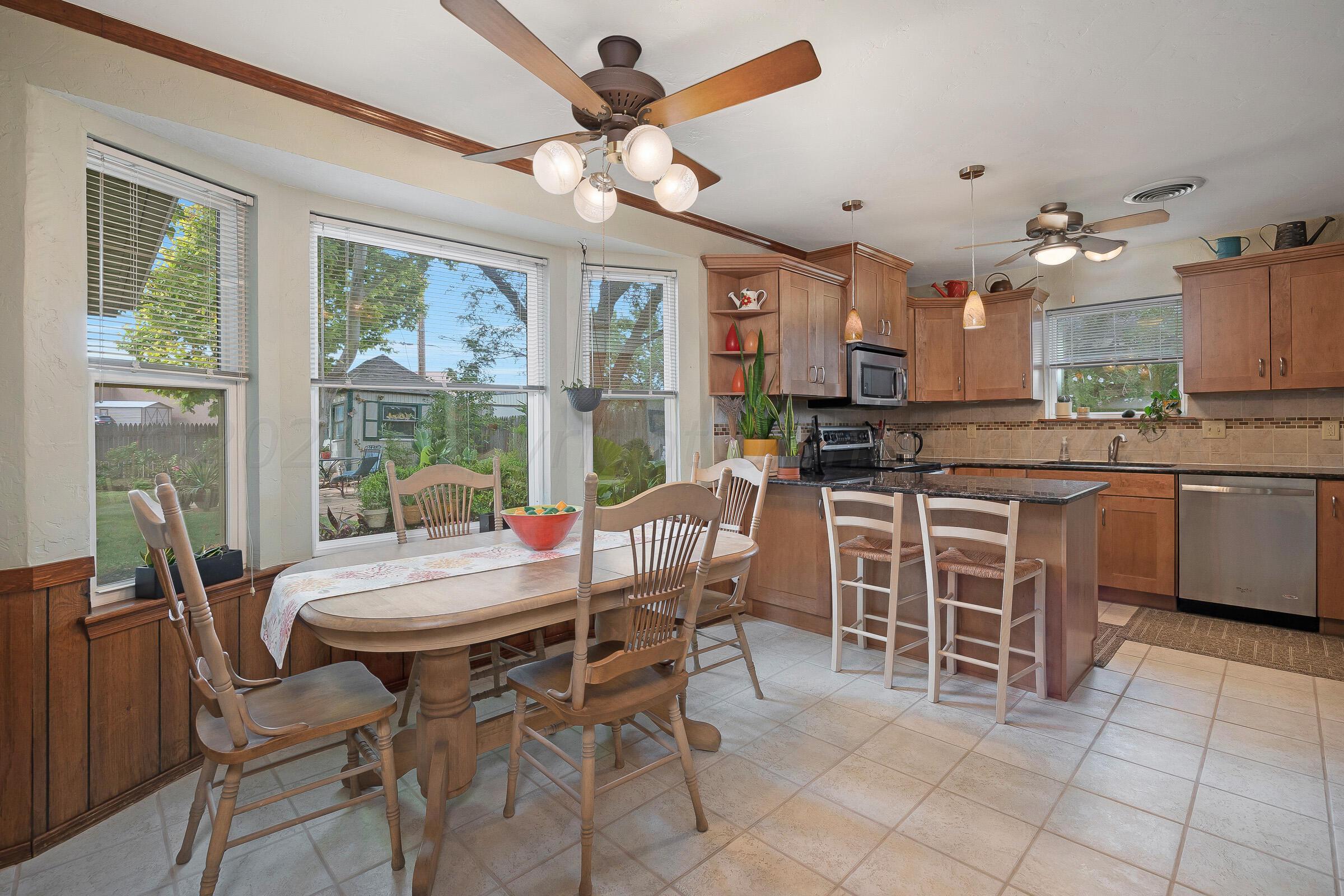 7413 Holyoke Trail Amarillo, TX 79121 - Photo 8 of 24 009_Dining And Kitchen