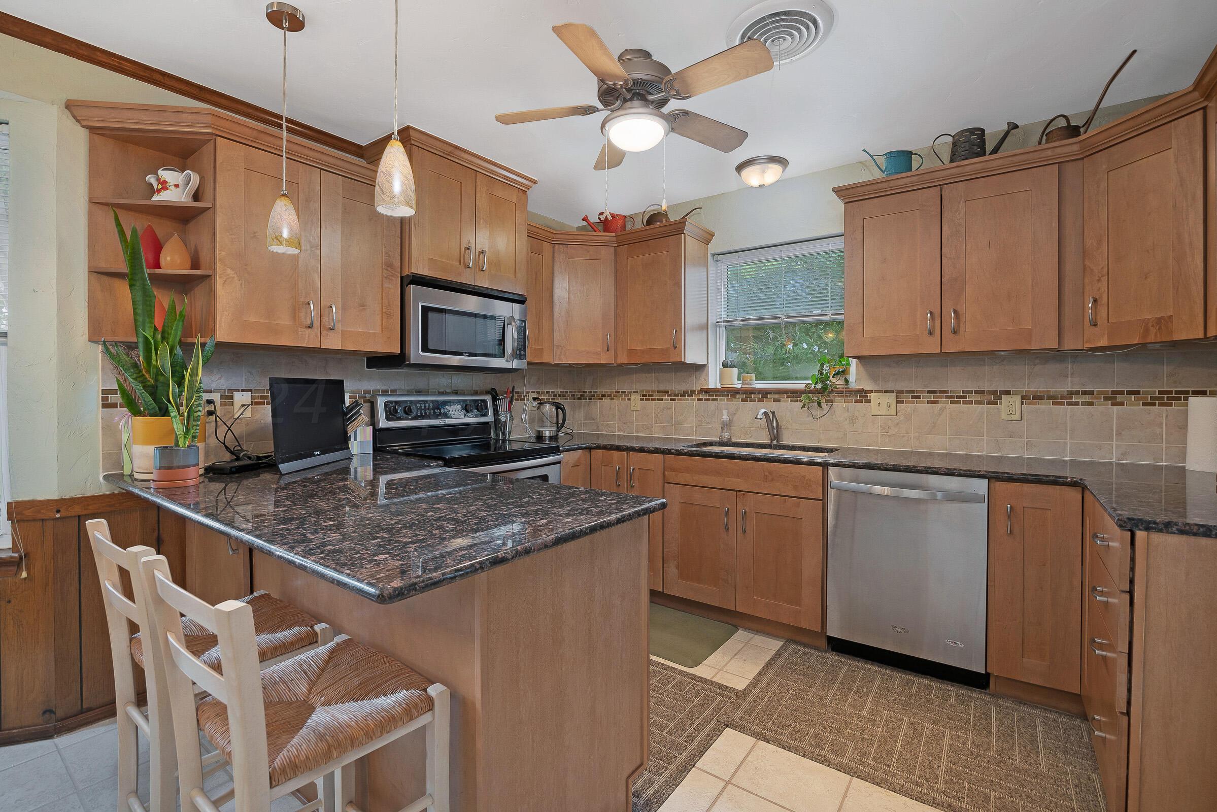 7413 Holyoke Trail Amarillo, TX 79121 - Photo 10 of 24 011_Kitchen