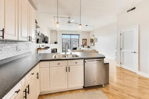$399,000 | 1301 West Washington Boulevard, Unit 405, Chicago, IL 60607