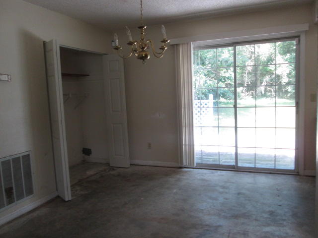 112 Sunrise Road North Charleston, SC 29418 - Photo 3 of 10 410
