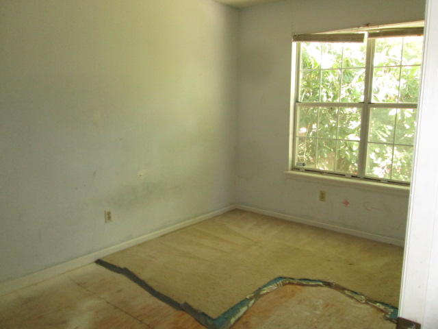 112 Sunrise Road North Charleston, SC 29418 - Photo 8 of 10 494
