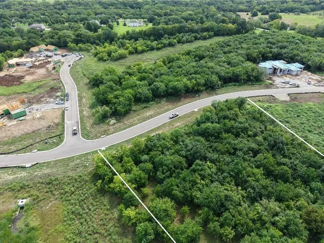 $750,000 | 17420 Galloway Drive, Stilwell, KS 66085