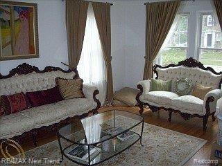 27 Amherst Road Pleasant Ridge, MI 48069 - Photo 7 of 16 Living Room