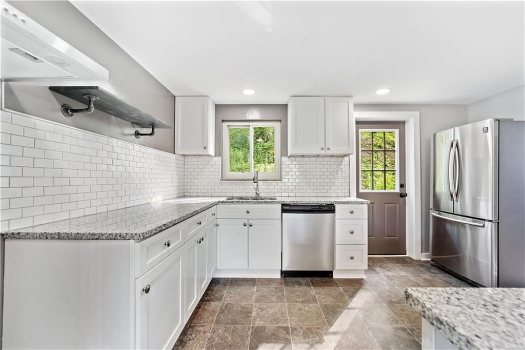 1252 Mifflin Road Pittsburgh, PA 15207 - Photo 5 of 18 Gallery Image 5