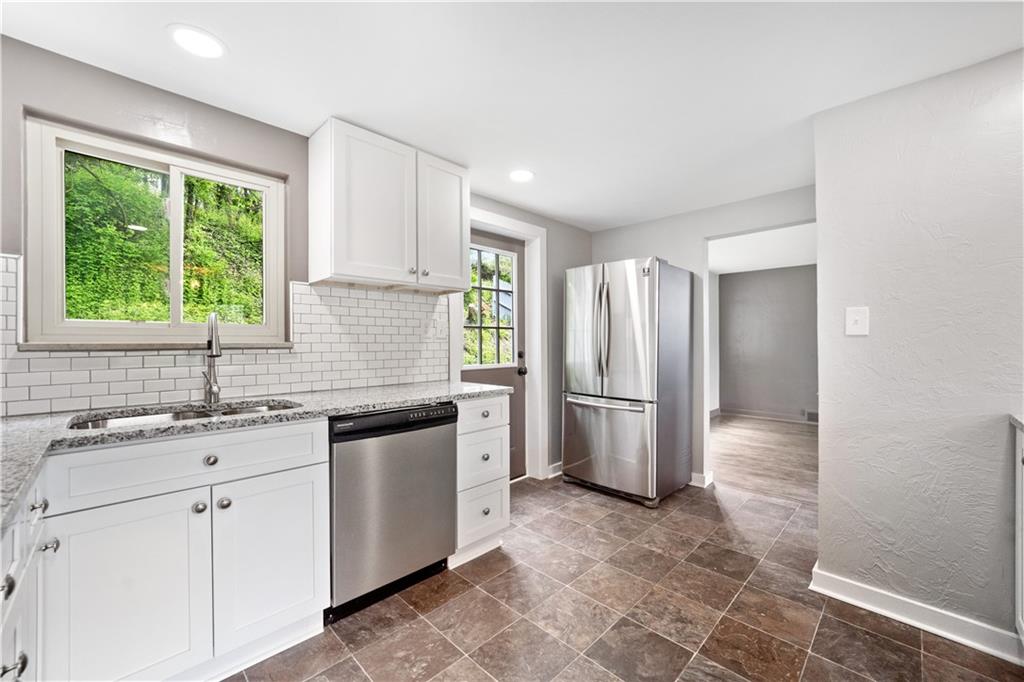 1252 Mifflin Road Pittsburgh, PA 15207 - Photo 7 of 18 Gallery Image 7