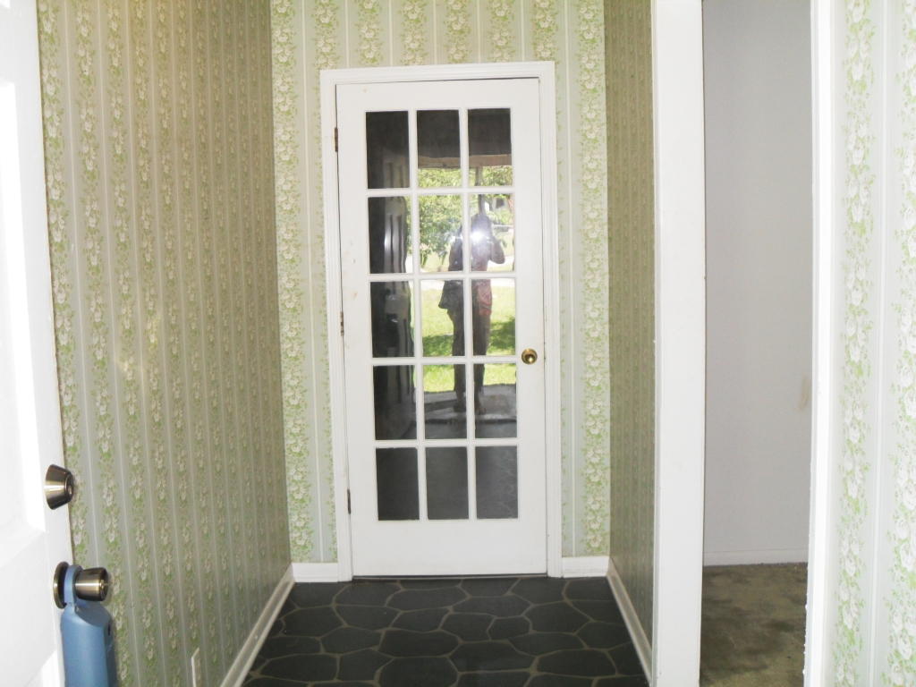 726 Dogwood Lane Rockingham, NC 28379 - Photo 4 of 11 Foyer