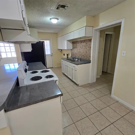 $319,900 | 208 Northwest River Road, Martindale, TX 78655