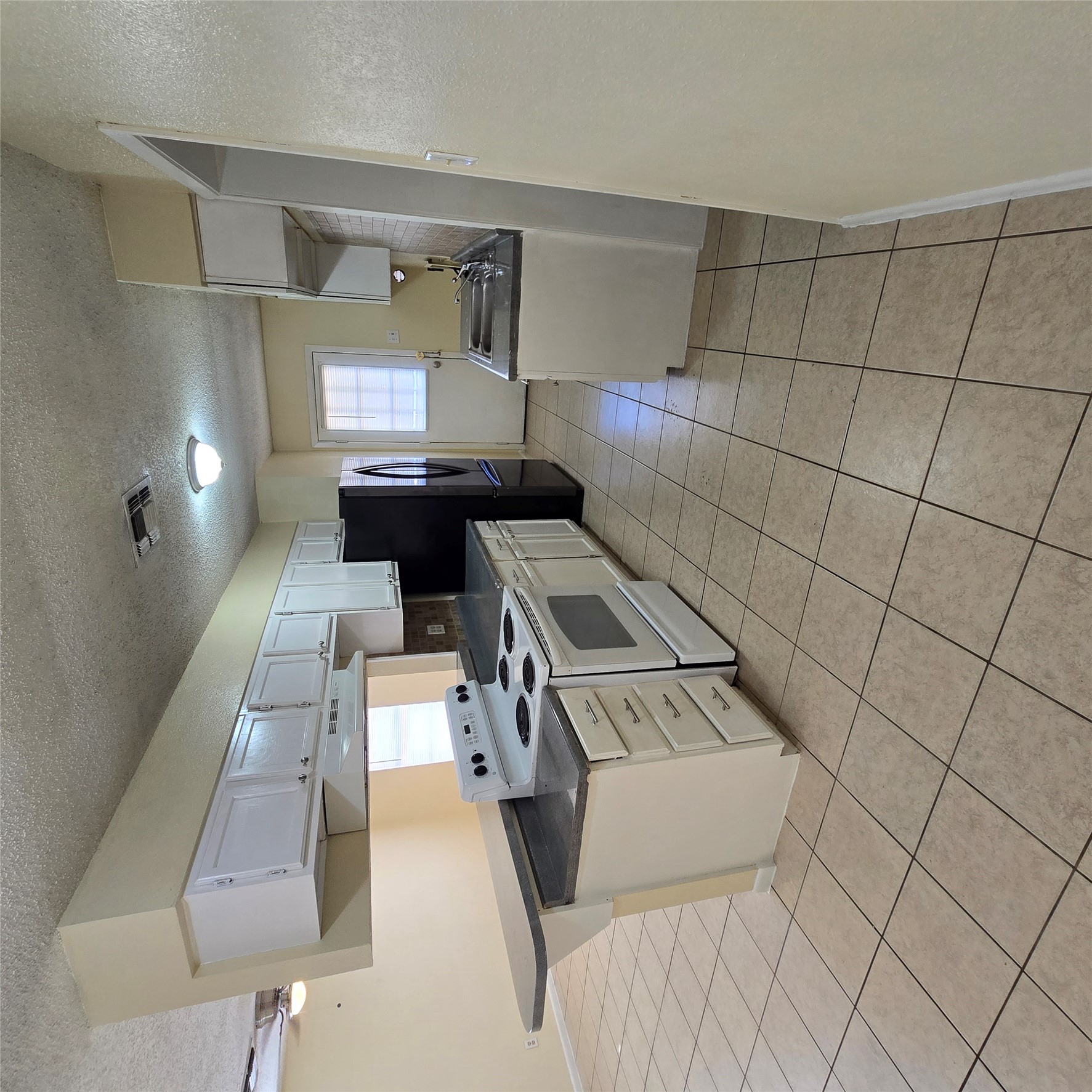 208 Northwest River Road Martindale, TX 78655 - Photo 4 of 23