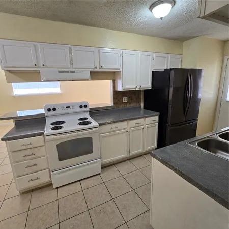 $319,900 | 208 Northwest River Road, Martindale, TX 78655