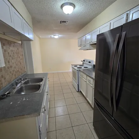 $319,900 | 208 Northwest River Road, Martindale, TX 78655