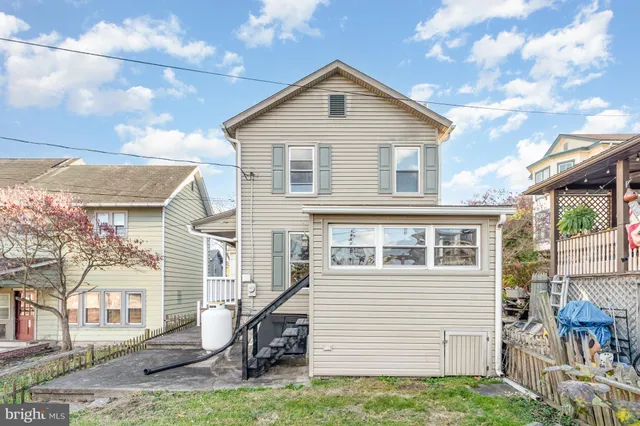$174,900 | 430 Market Street, Newport, PA 17074