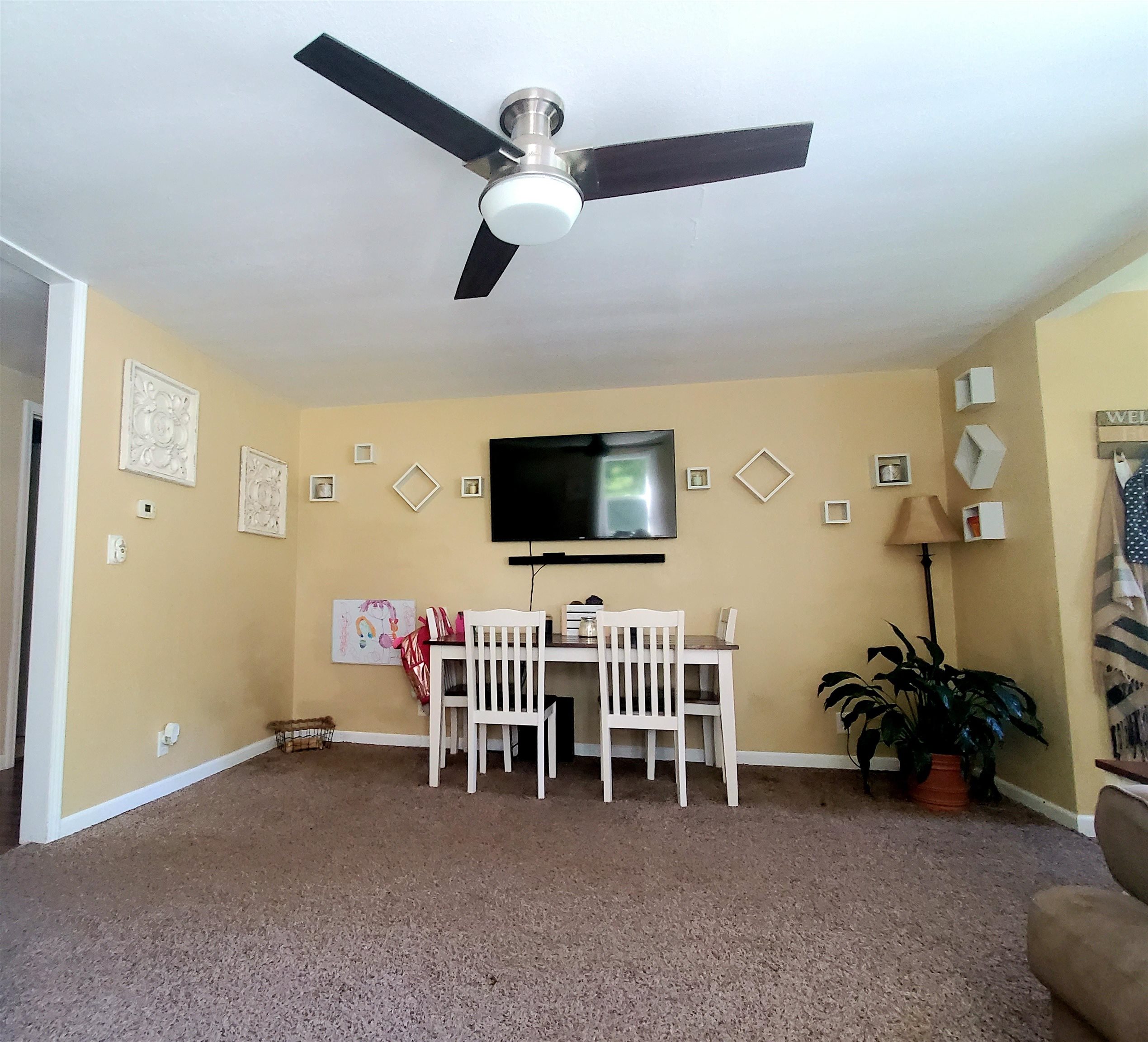 1130 Ritsher Street Beloit, WI 53511 - Photo 7 of 14 a living room with furniture