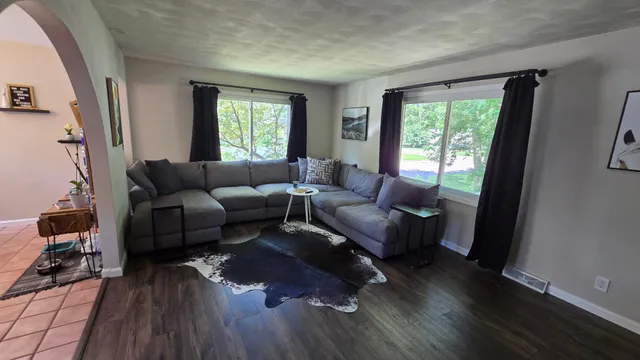 $345,000 | 1515 3rd Avenue Northeast, Owatonna, MN 55060