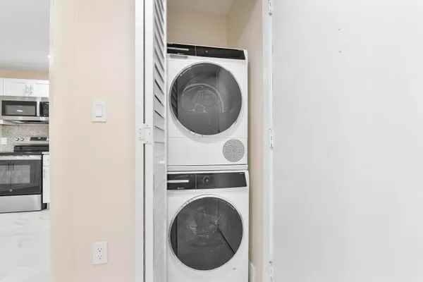 a close up view of a washer and dryer