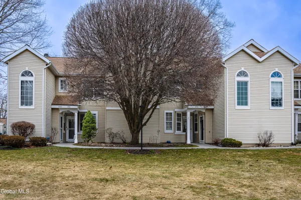$225,000 | 4706 Foxwood Drive South, Clifton Park, NY 12065