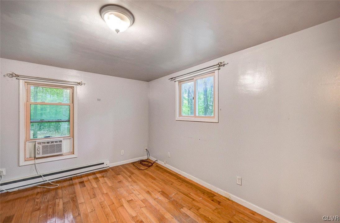 555 Rinker Road Stroudsburg, PA 18360 - Photo 29 of 44 an empty room with a window
