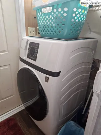 a close up view of washer and dryer