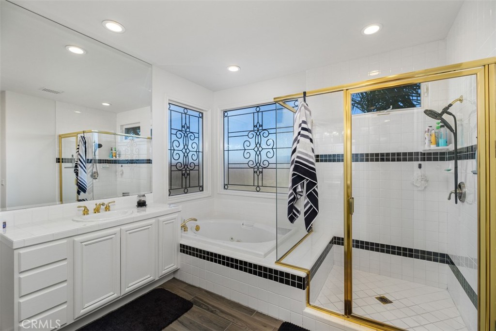 37964 Pinnacle Court Murrieta, CA 92562 - Photo 36 of 47 a view of utility room