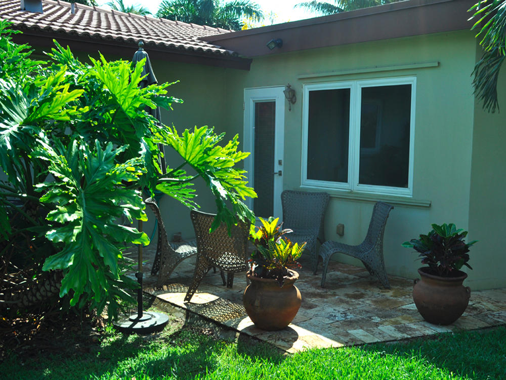 699 Northwest 14th Avenue Boca Raton, FL 33486 - Photo 17 of 18 Back Patio