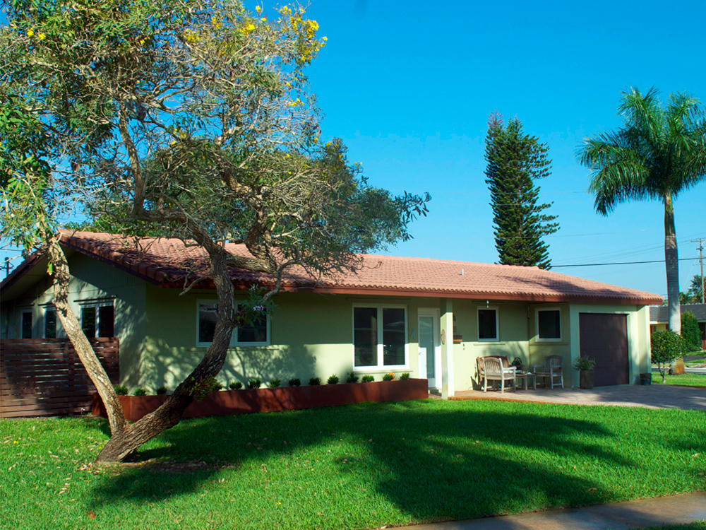 699 Northwest 14th Avenue Boca Raton, FL 33486 - Photo 2 of 18 Front Side