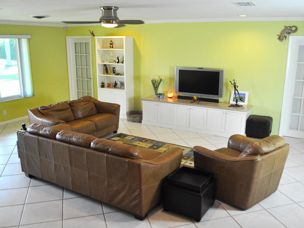 699 Northwest 14th Avenue Boca Raton, FL 33486 - Photo 6 of 18 Living Room