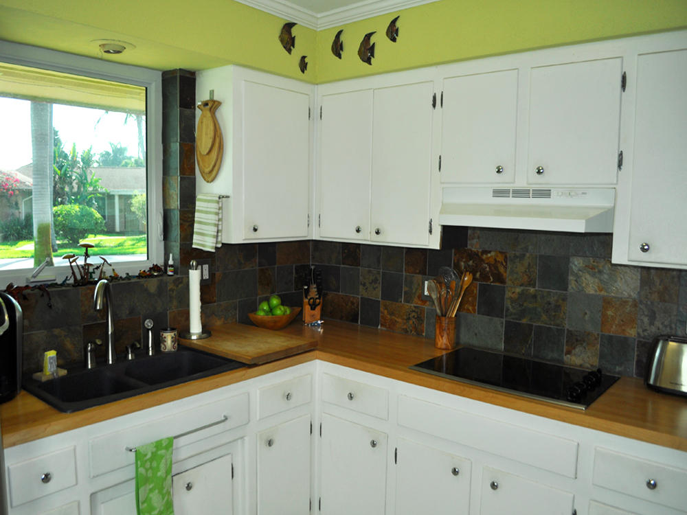 699 Northwest 14th Avenue Boca Raton, FL 33486 - Photo 9 of 18 Kitchen Close Up