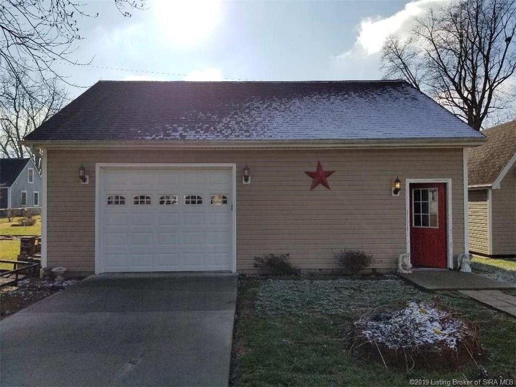 127 Hickory Drive Hanover, IN 47243 - Photo 3 of 28