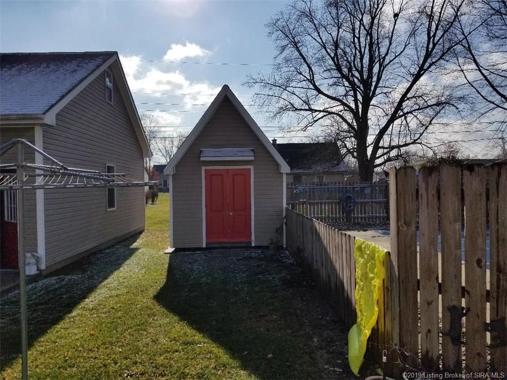 127 Hickory Drive Hanover, IN 47243 - Photo 4 of 28