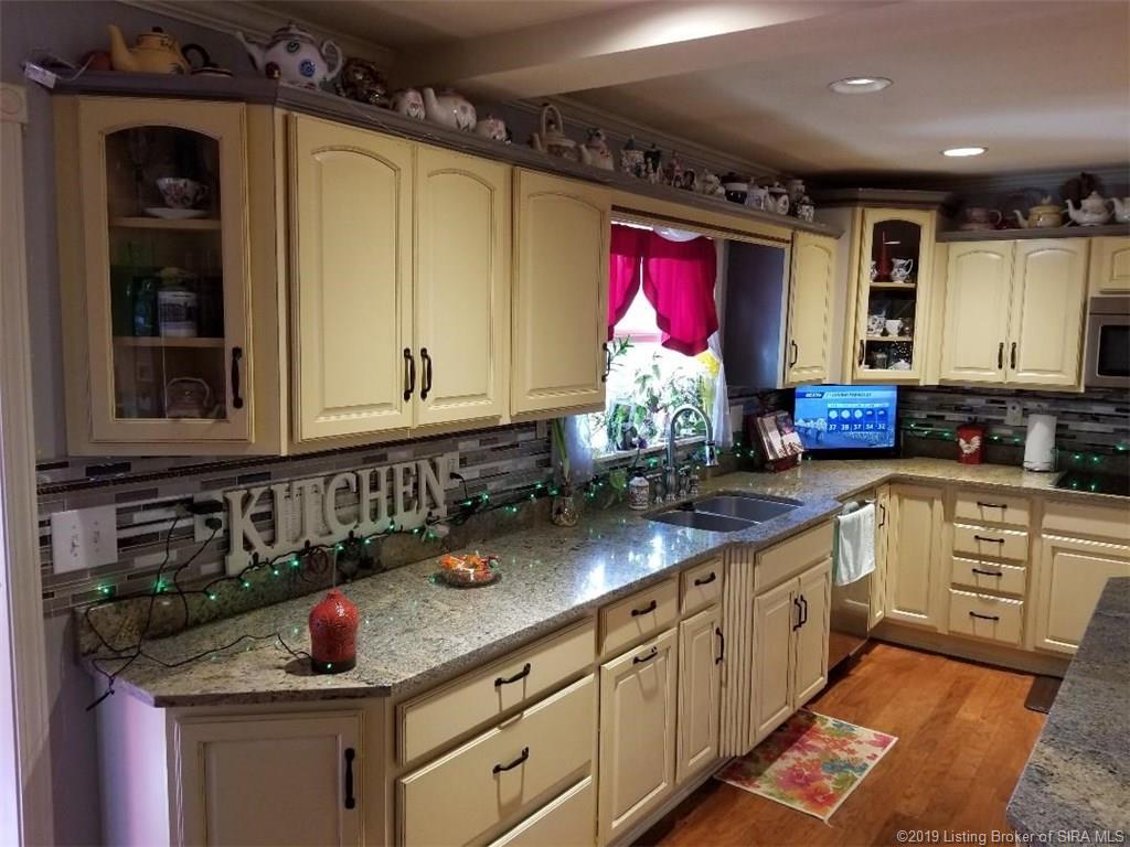 127 Hickory Drive Hanover, IN 47243 - Photo 9 of 28