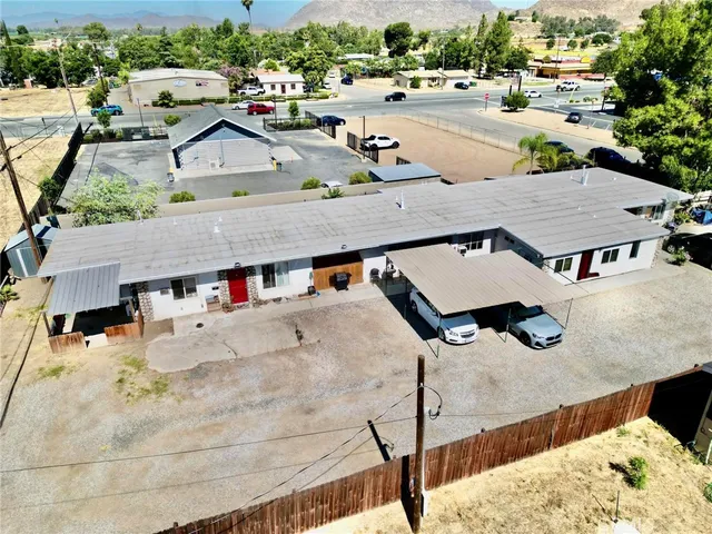 $899,900 | 33043 Wesley Street, Winchester, CA 92596