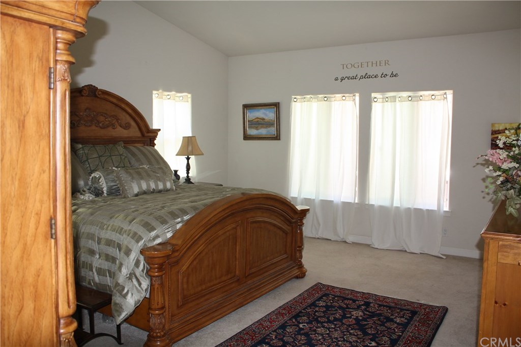 6370 Santa Cruz Road Atascadero, CA 93422 - Photo 16 of 30 Master bedroom