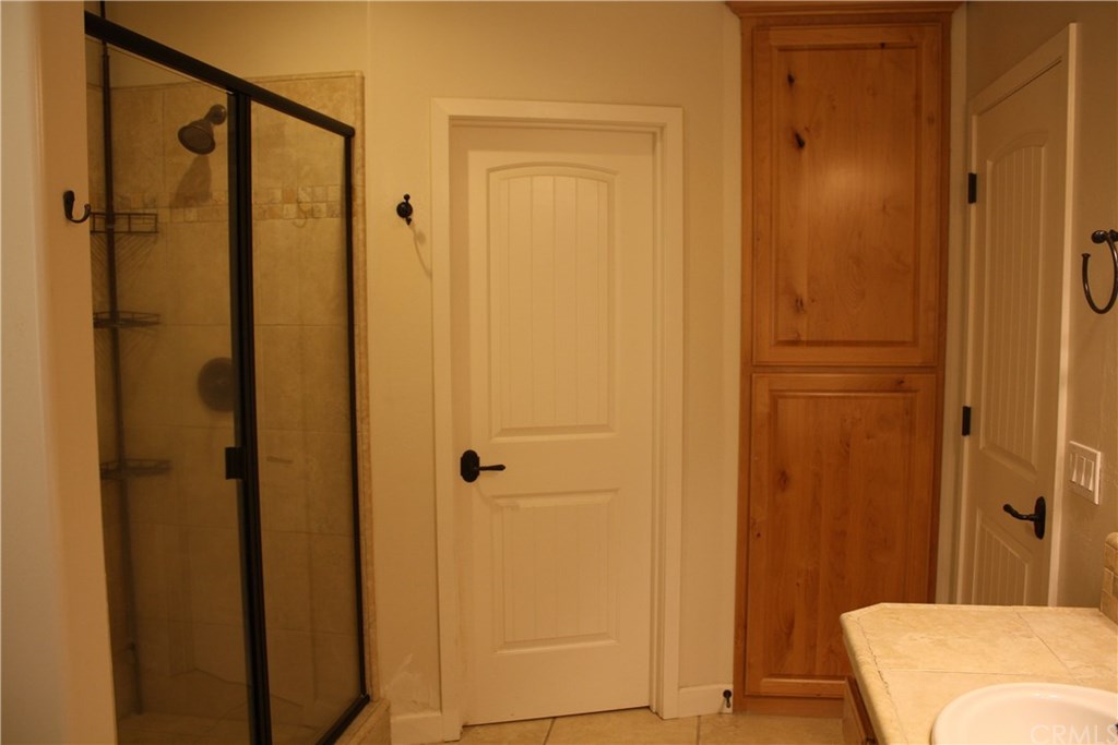 6370 Santa Cruz Road Atascadero, CA 93422 - Photo 18 of 30 Master bathroom