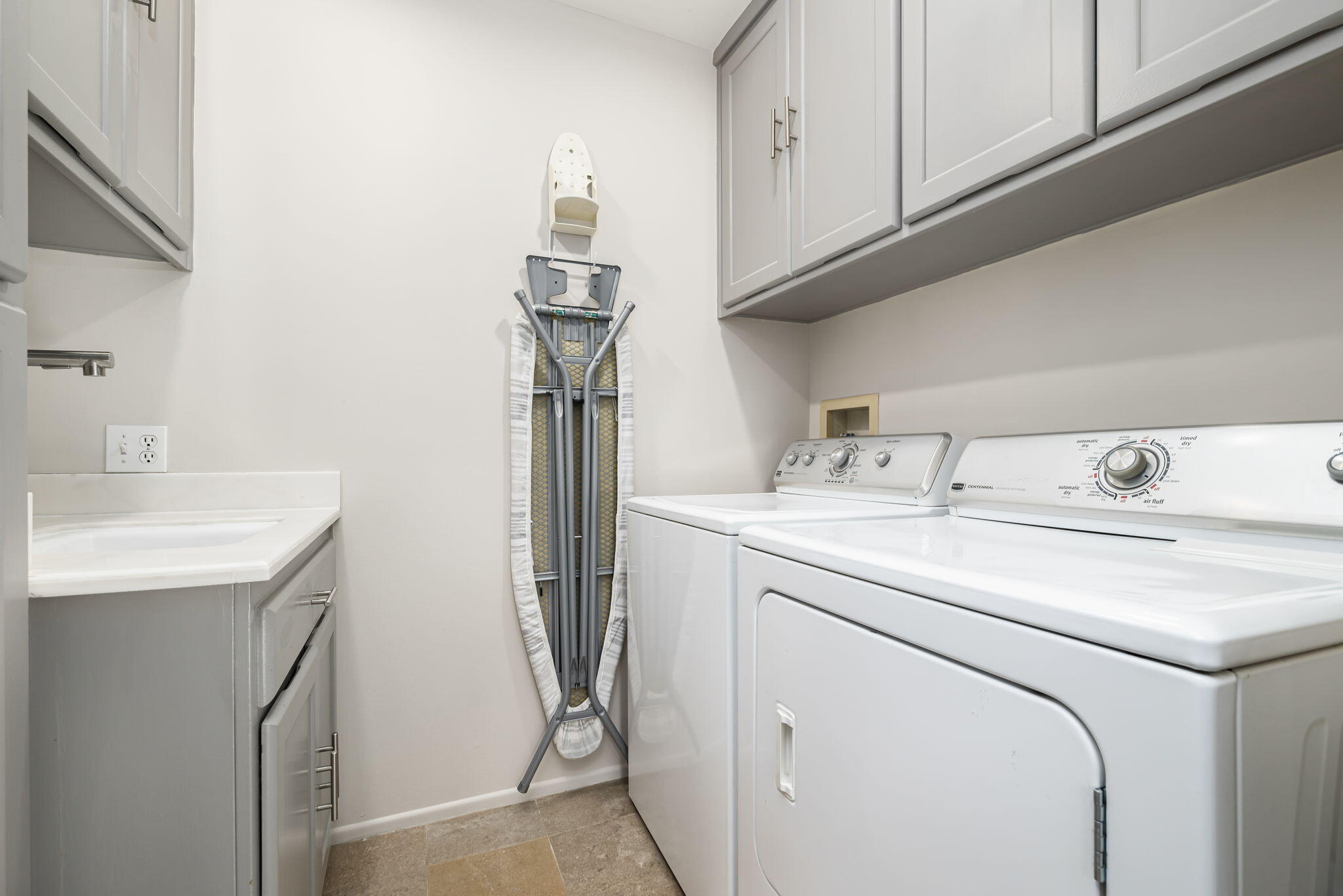 80449 Pebble Beach La Quinta, CA 92253 - Photo 59 of 60 a utility room with dryer and washer