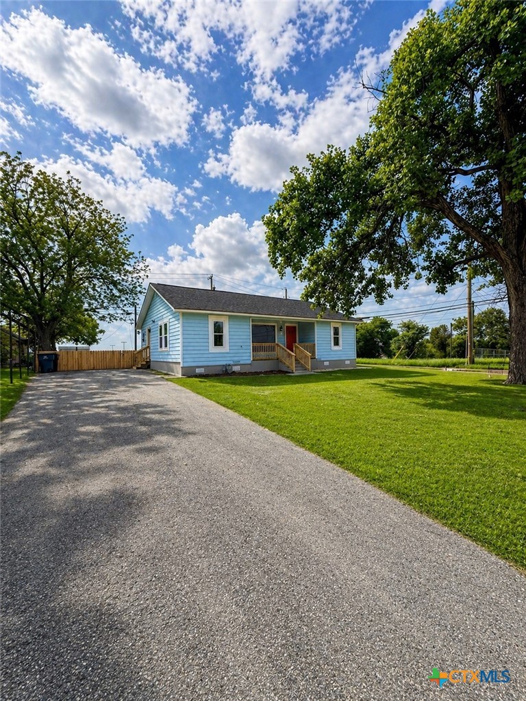 421 South 32nd Street Temple, TX 76501 - Photo 1 of 27 a front view of house with yard and green space