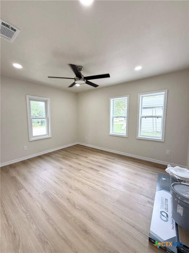 421 South 32nd Street Temple, TX 76501 - Photo 16 of 27 a view of an empty room and a window