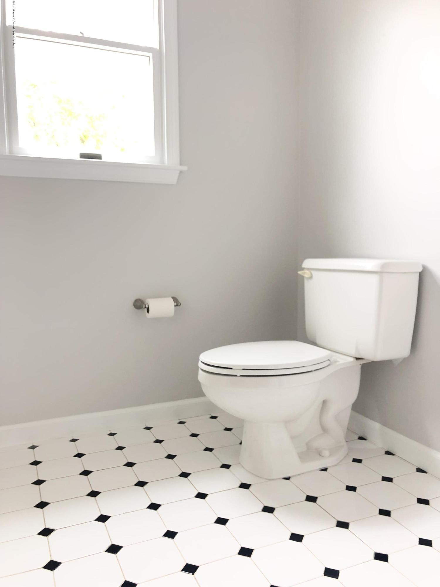 177 Club House Road Brick, NJ 08723 - Photo 18 of 40 upstairs bath