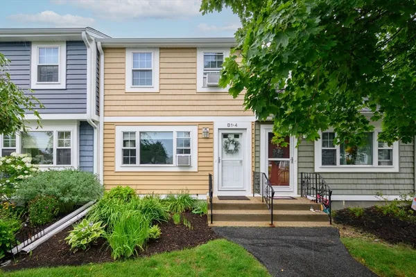 $349,900 | 4 Lydon Lane, Unit B14, Halifax, MA 02338