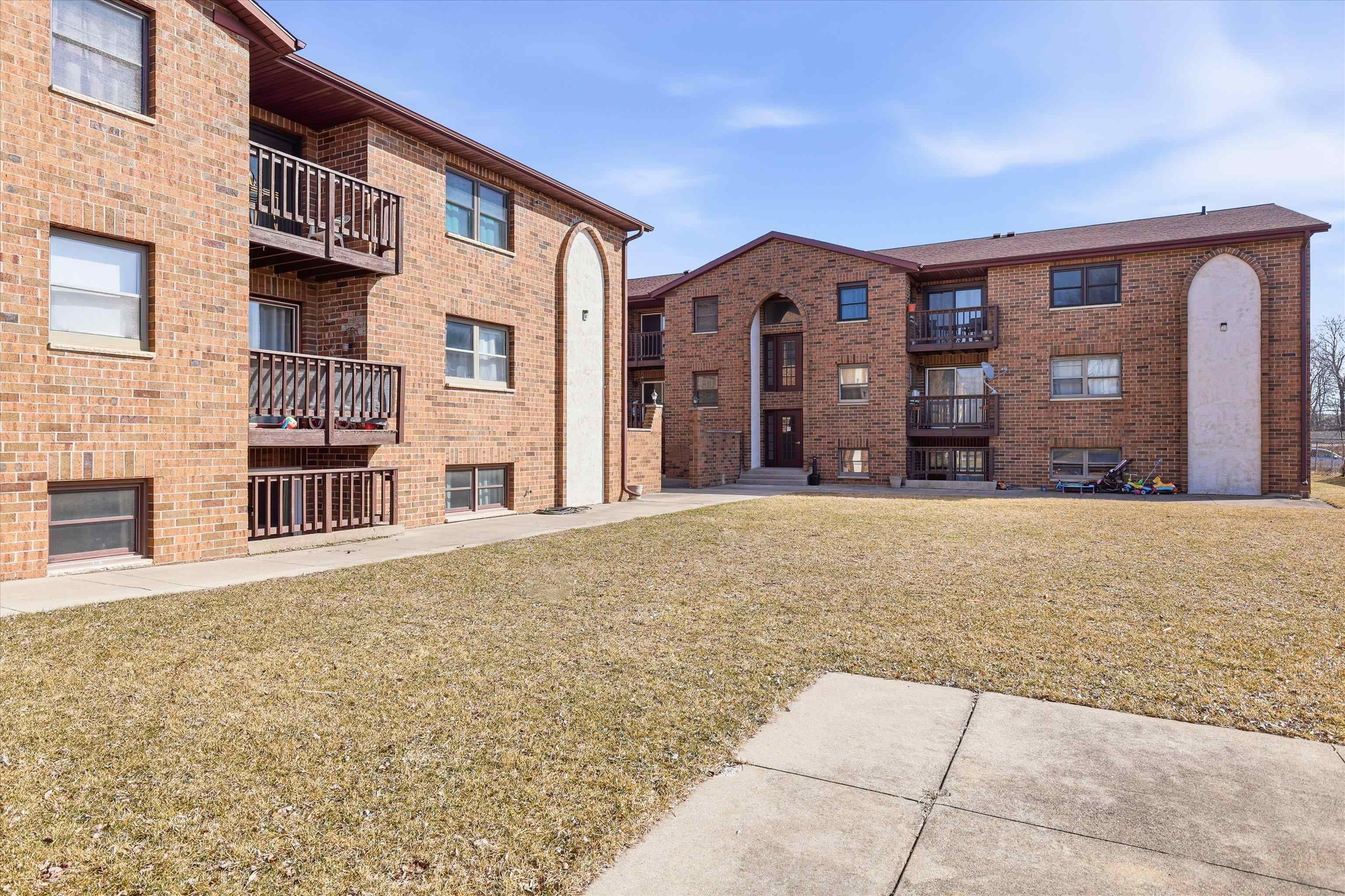 1161 Gillingham Road, Unit B3 Neenah, WI 54956 - Photo 1 of 17